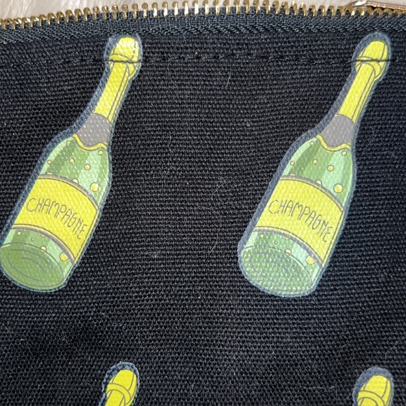 Los Angeles Trading Company - The Perfect Pouch - Picture 2 of 4